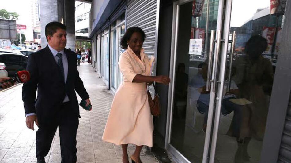 Molinar acude a fiscalía por compra de instrumentos musicales