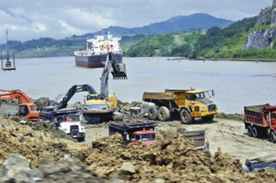Dragado en el Corte Culebra