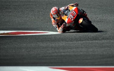 Marc Márquez supera a Viñales en los ensayos libres
