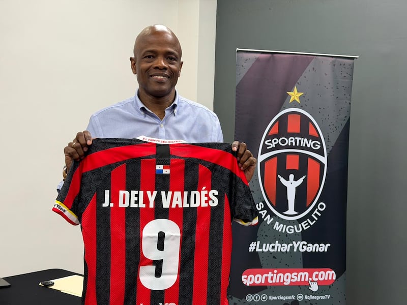 Julio César Dely Valdés asume su cuarto reto en el fútbol nacional y toma las riendas del Sporting San Miguelito