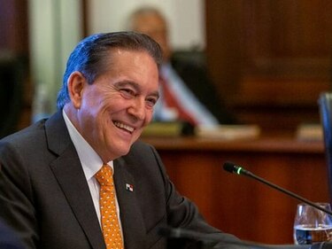 Cortizo, sobre solicitar la renuncia a Porcell: 'Es algo que tengo que analizar'