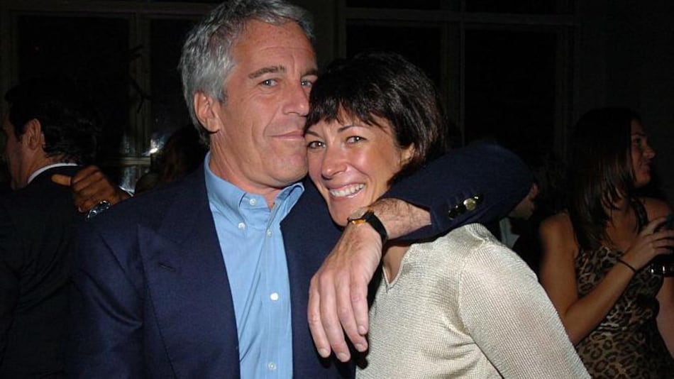 Ghislaine Maxwell, la mujer condenada a 20 años de prisión por tráfico sexual de menores a la que la Fiscalía de Estados Unidos quiere volver a interrogar por el caso de Jeffrey Epstein