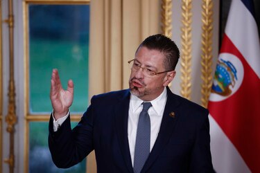 Conforman comisión legislativa que estudiará acusación contra el presidente de Costa Rica