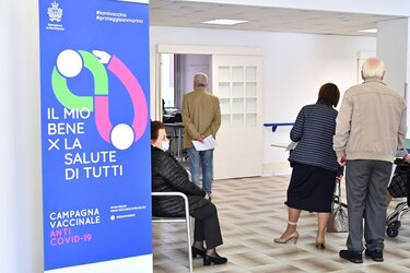 Italia planea generalizar desde enero la tercera dosis de vacuna anticovid