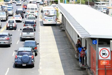Habilitan ‘carril dedicado’ para el Metro Bus