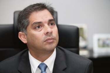 Reformas irán a consultas: Adolfo Valderrama