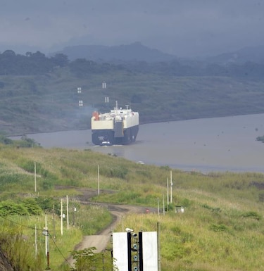 ACP reporta deslizamiento de tierra en el Canal de Panamá