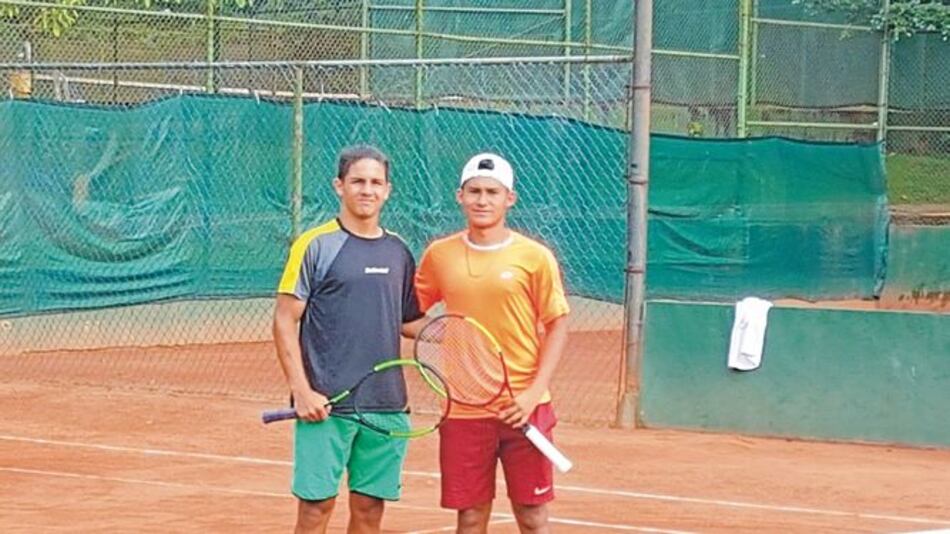 Foráneos dominan finales de parejas