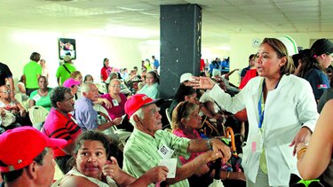 Panameños acuden al llamado del megacenso de salud