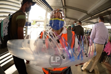 A partir de este lunes es obligatorio el uso de la pantalla facial en el transporte público
