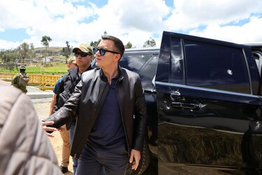 Presidente de Ecuador dice que no permitirá que ‘un poco de vándalos’ le impidan trabajar