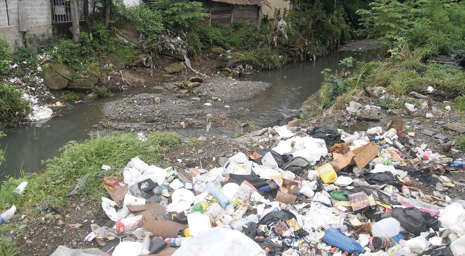 Ríos de la ciudad capital, intoxicados por los desechos