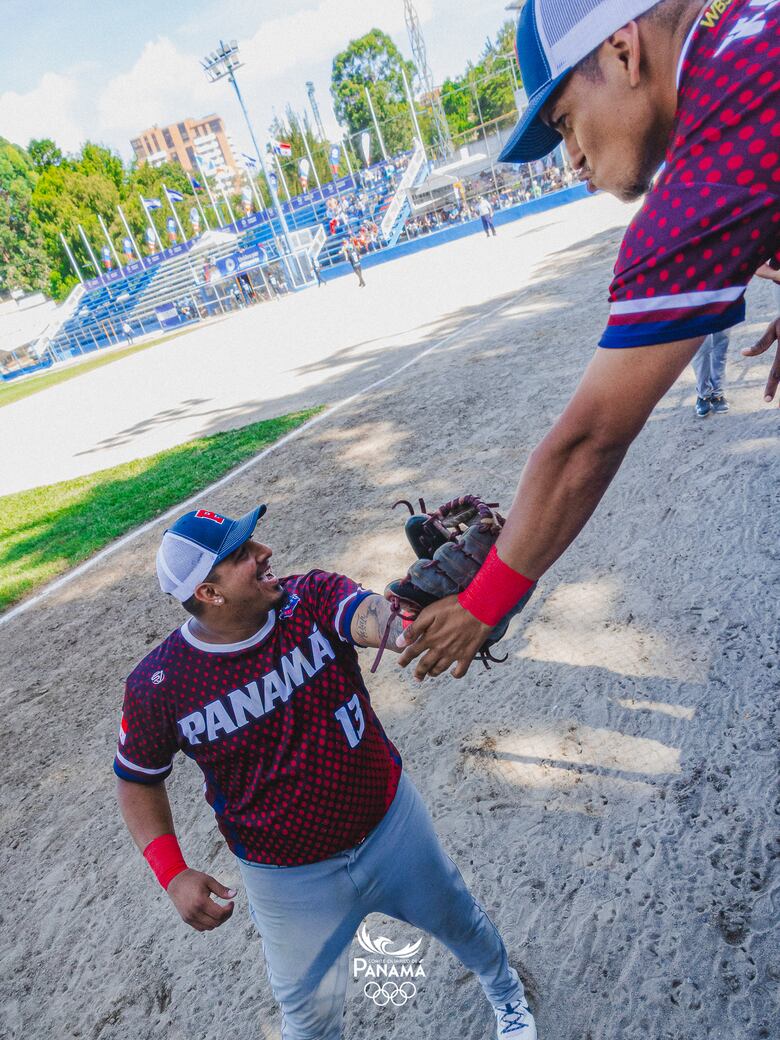 Medallero panameño: plata en sóftbol y atletismo, bronce en voleibol