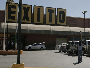 Ofensiva venezolana contra comerciantes usureros deja un saldo de 53 presos