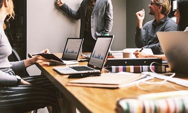Habilidades tecnológicas y dominar otros idiomas, claves para encontrar empleo