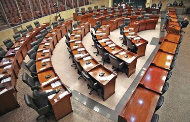 Foro: la doble residencia es un privilegio para los diputados