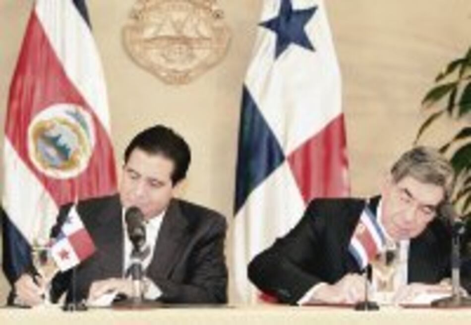 TLC fortalece a bancos: Alfaro