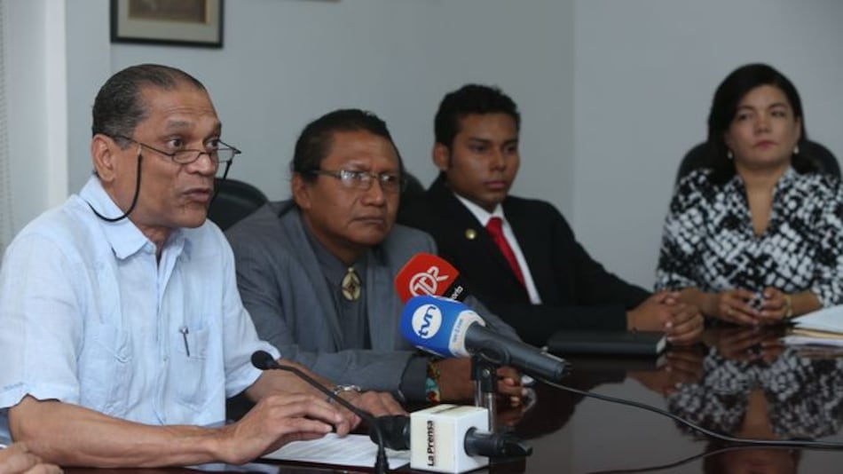 Alianza entrega nota al Presidente, pide veto para ley blindaje