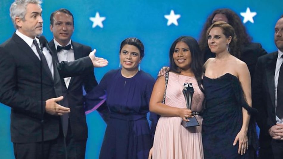 ‘Roma’ triunfa en los Critics’ Choice; Gaga y Close empatan