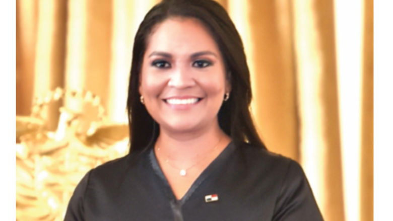 Designan nueva ministra de Gobierno, tras fuga de asesino