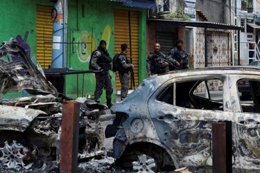 Comando Vermelho: cómo drones y fusiles importados acaban en manos del crimen organizado en Brasil y están transformando el conflicto urbano