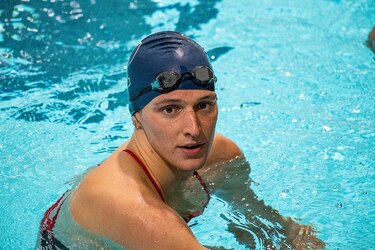 Nadadora transgénero termina última en prueba sabatina en Campeonato Universitario de Estados Unidos