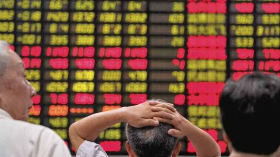 Inversores salen de emergentes tras decisión de la FED