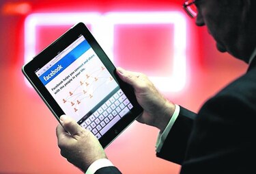 Facebook, blanco preferido de los ciberdelincuentes este verano, según ESET