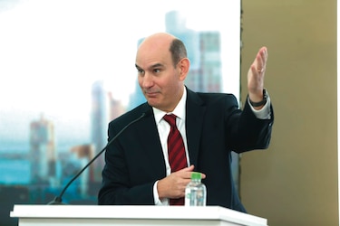 Felipe Chapman acepta ser ministro de Economía en el gobierno de Mulino