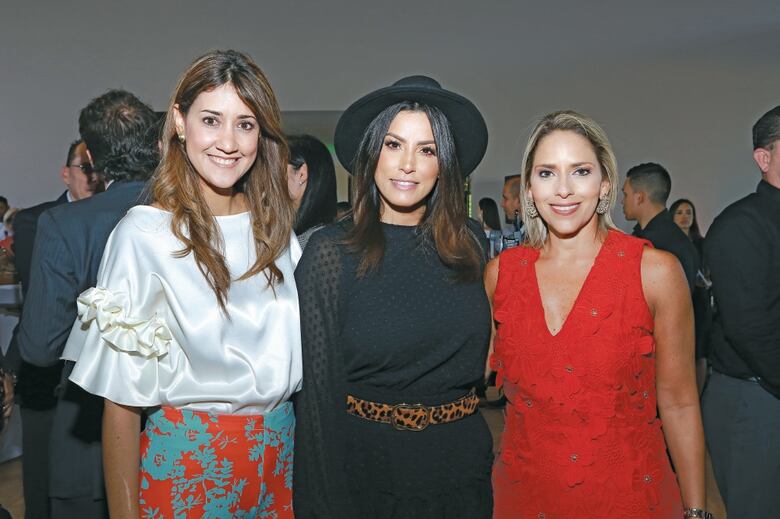 Grupo Roble realiza la apertura de Hole in One Club House del proyecto Golf Gardens