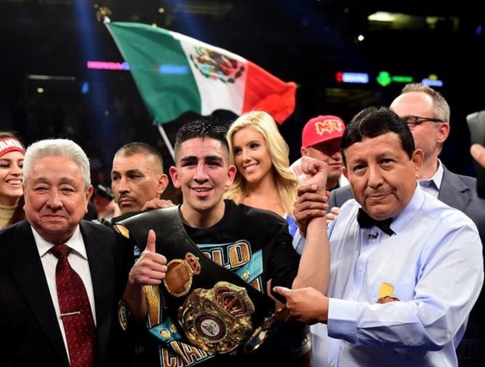 Leo Santa Cruz defiende con éxito su corona del peso pluma de la AMB