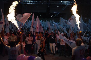 ‘El pueblo será gobierno’: Maribel Gordón cierra su campaña con promesas de justicia y cárcel para los corruptos
