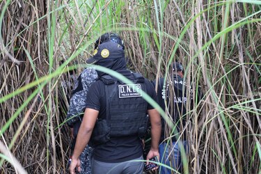 Cinco sospechosos identificados por el asesinato del capitán José Isaza; continúan operativos en Caimitillo
