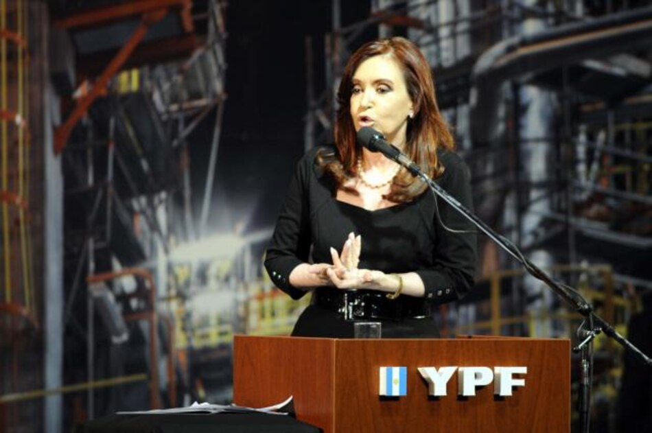Petrolera YPF inaugura mejoras en refinería de oeste de Argentina