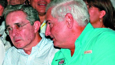 Álvaro Uribe intercede a favor de Ricardo Martinelli, su antiguo aliado
