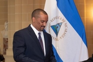 Exembajador de Nicaragua ante OEA pide a Ortega liberar presos y amparo para migrantes en Estados Unidos