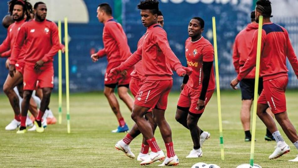 Bolillo comenzó a armar su equipo para Bélgica