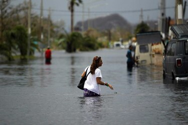 Represa en Puerto Rico se está desplomando; autoridades evacuan a las personas