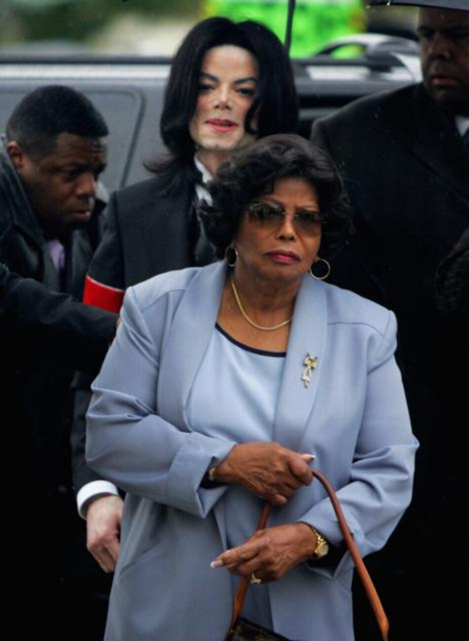 Katherine Jackson regresa a casa tras perder la custodia de nietos