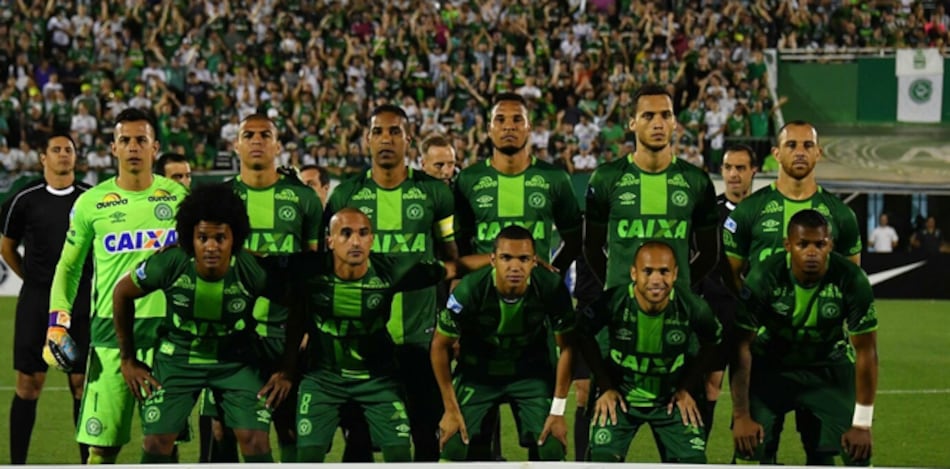 Avión con futbolistas del equipo Chapecoense de Brasil se accidenta en Colombia