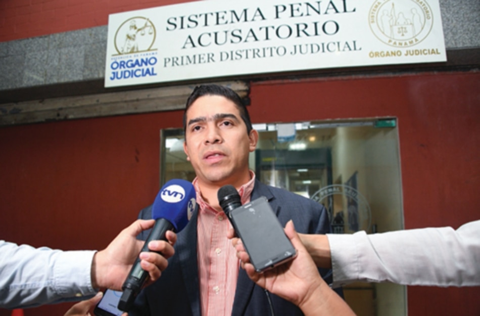 Adecio Mojica refuta causales de su destitución