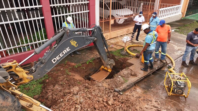 El 38% del agua potable se pierde por fugas; Idaan activan plan de reparación