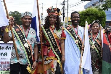 Desfile de la etnia negra en Río Abajo: cultura y tradición en las calles