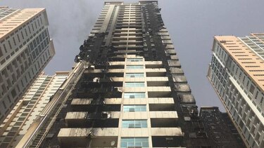 Apagan incendio en rascacielos en los Emiratos Árabes Unidos