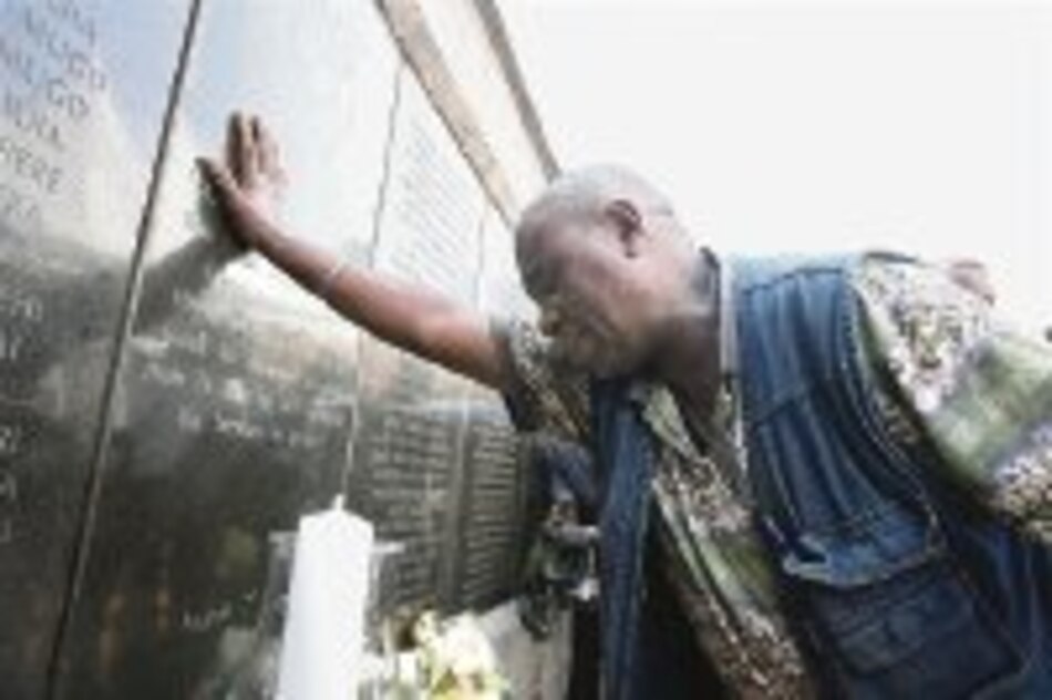 Recuerdan a víctimas de atentado terrorista