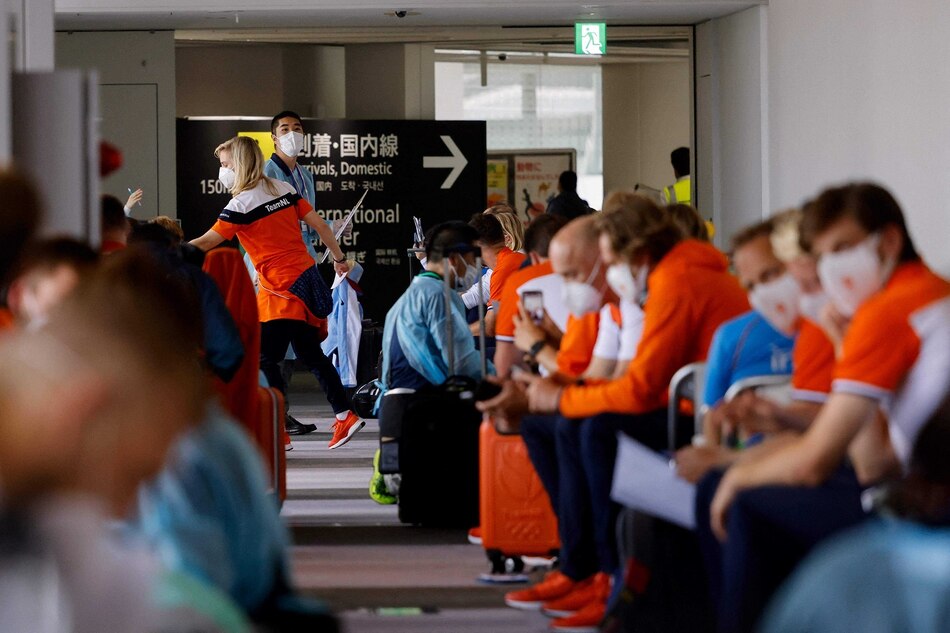 Dos futbolistas sudafricanos y un técnico dan positivo en Covid-19 en la Villa Olímpica