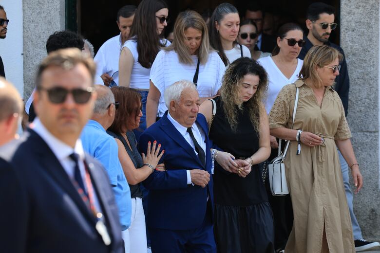 La primera plana del fútbol portugués y Liverpool se despiden con gran dolor de Diogo Jota