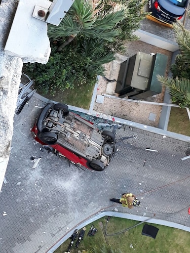 Tres personas mueren al caer vehículo del PH Breeze en Costa del Este