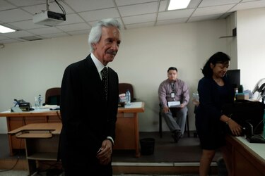 Otorgan arresto domiciliario al periodista guatemalteco José Rubén Zamora, aunque seguirá en prisión