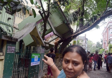 Terremoto de magnitud 7.8 deja muertos en tres países